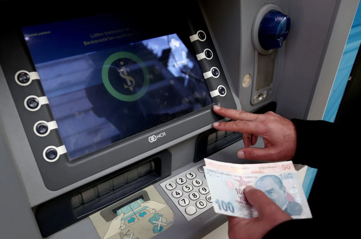 ATM’lerde yeni dönem: 1 Ocak’tan sonra para çekme ve yatırma işlemleri değişiyor